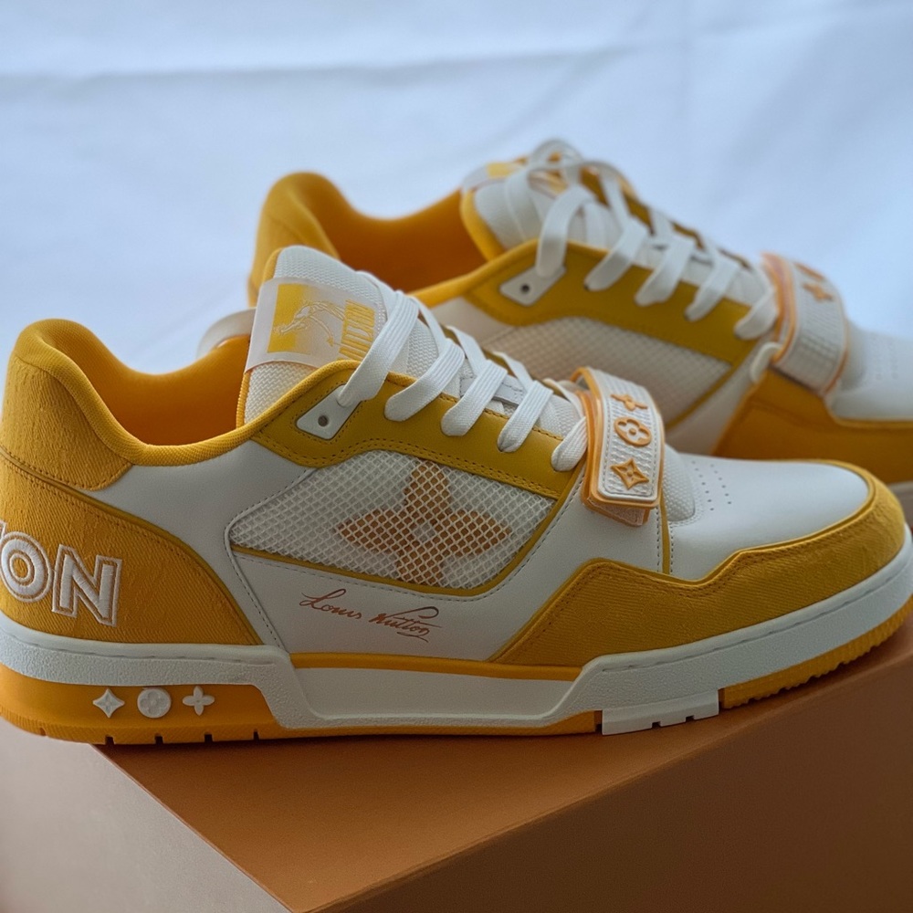 LV TRAINER SNEAKER